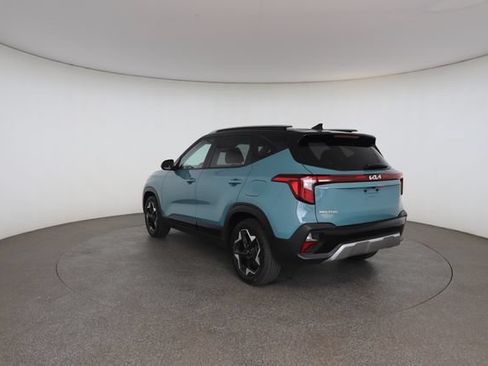 Used 2023 Honda HR-V LX image 11