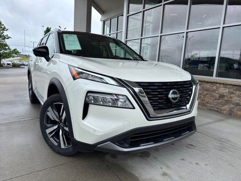 Used 2023 Nissan Rogue SL w/ SL Premium Package AWD/4WD image 2