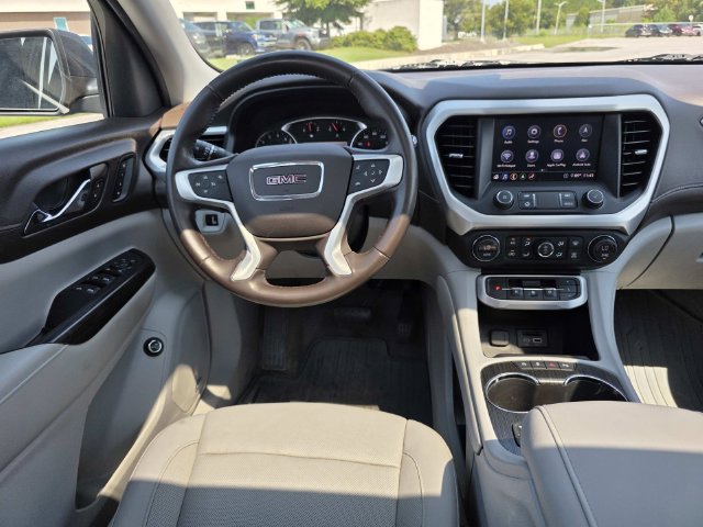 Used 2020 GMC Acadia SLT w/ Premium Package FWD image 6