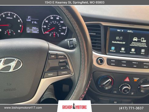 Used 2022 Hyundai Accent SEL image 22