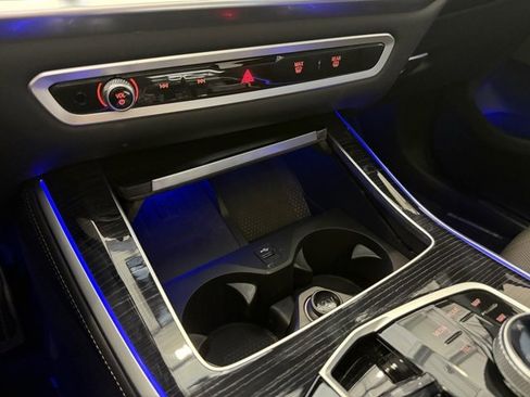 Used 2025 BMW X5 M60i w/ Executive Package image 27