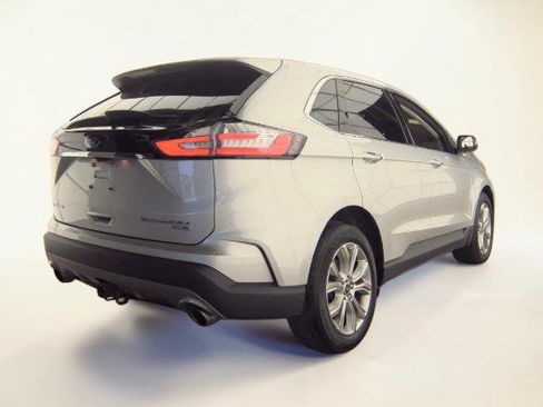 Used 2019 Ford Edge Titanium w/ Cold Weather Package AWD/4WD image 8