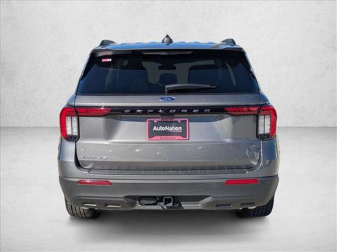 Certified 2025 Ford Explorer Active image 7