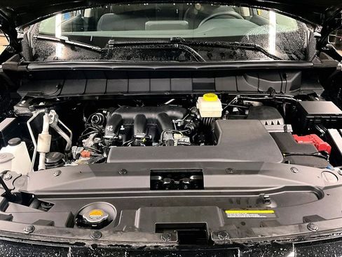 Used 2025 Nissan Pathfinder S image 35