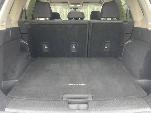 Used 2024 Nissan Rogue SV image 27