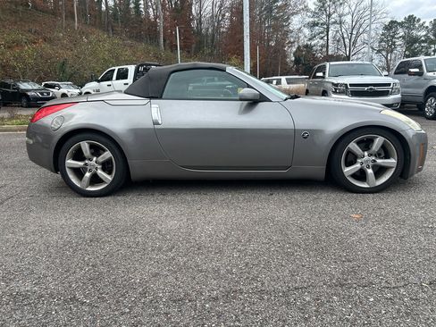 Used 2008 Nissan 350Z Touring image 2