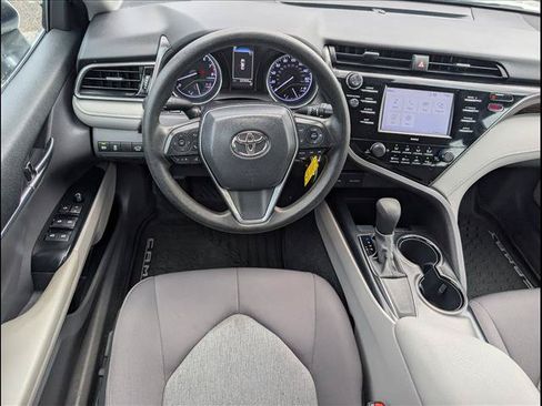 Used 2020 Toyota Camry LE FWD image 8