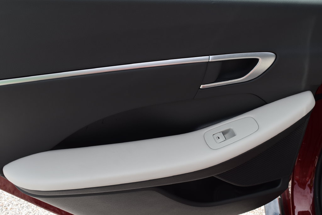 Used 2025 Hyundai Sonata SEL FWD image 10