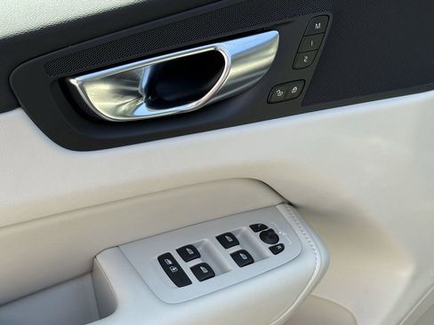 Used 2025 Volvo XC60 T8 Plus w/ Protection Package Premier image 18