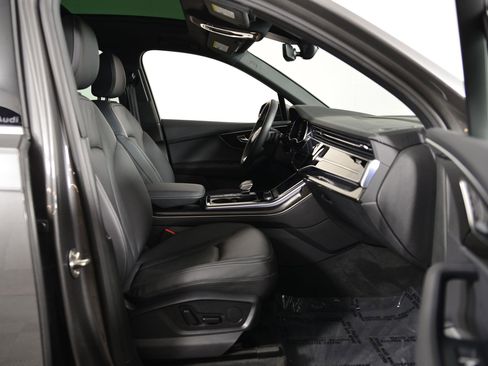 Used 2025 Audi Q7 2.0T Premium w/ Convenience Package image 19
