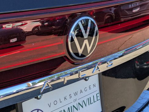 New 2025 Volkswagen Atlas SEL image 30
