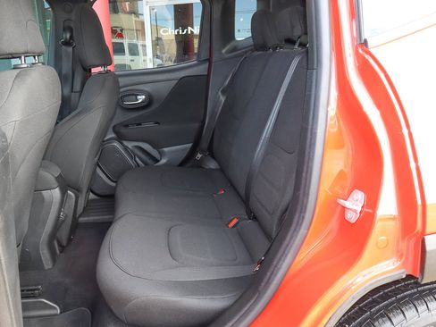 Used 2019 Jeep Renegade Latitude image 8