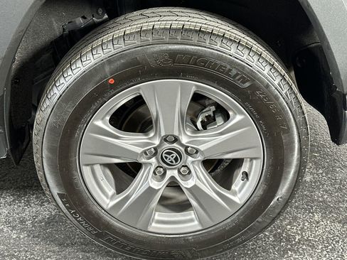 Used 2025 Toyota RAV4 XLE image 10