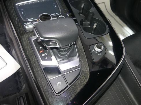 Used 2019 Audi Q7 3.0T Prestige w/ Prestige Package AWD/4WD image 43