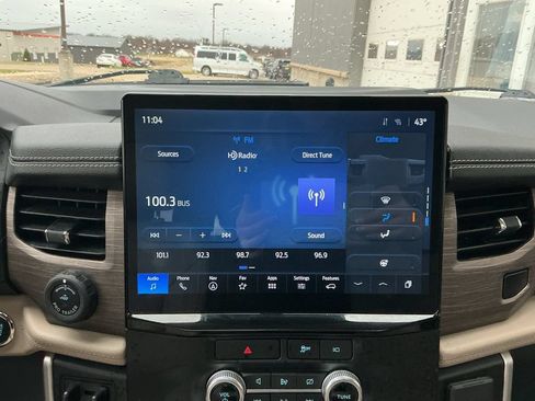 Used 2023 Ford Expedition Limited AWD/4WD image 14