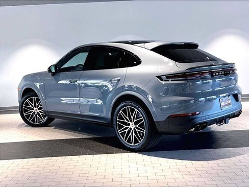 New 2026 Porsche Cayenne Coupe AWD/4WD image 3