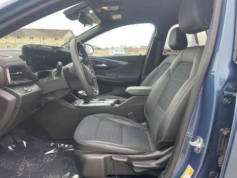 Used 2025 Buick Envista Preferred w/ Convenience II Package image 13