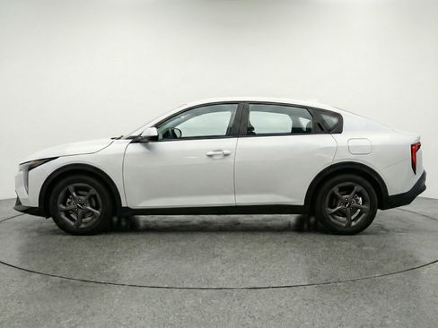 Used 2025 Kia K4 LXS image 5