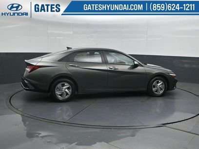 New 2026 Hyundai Elantra SE