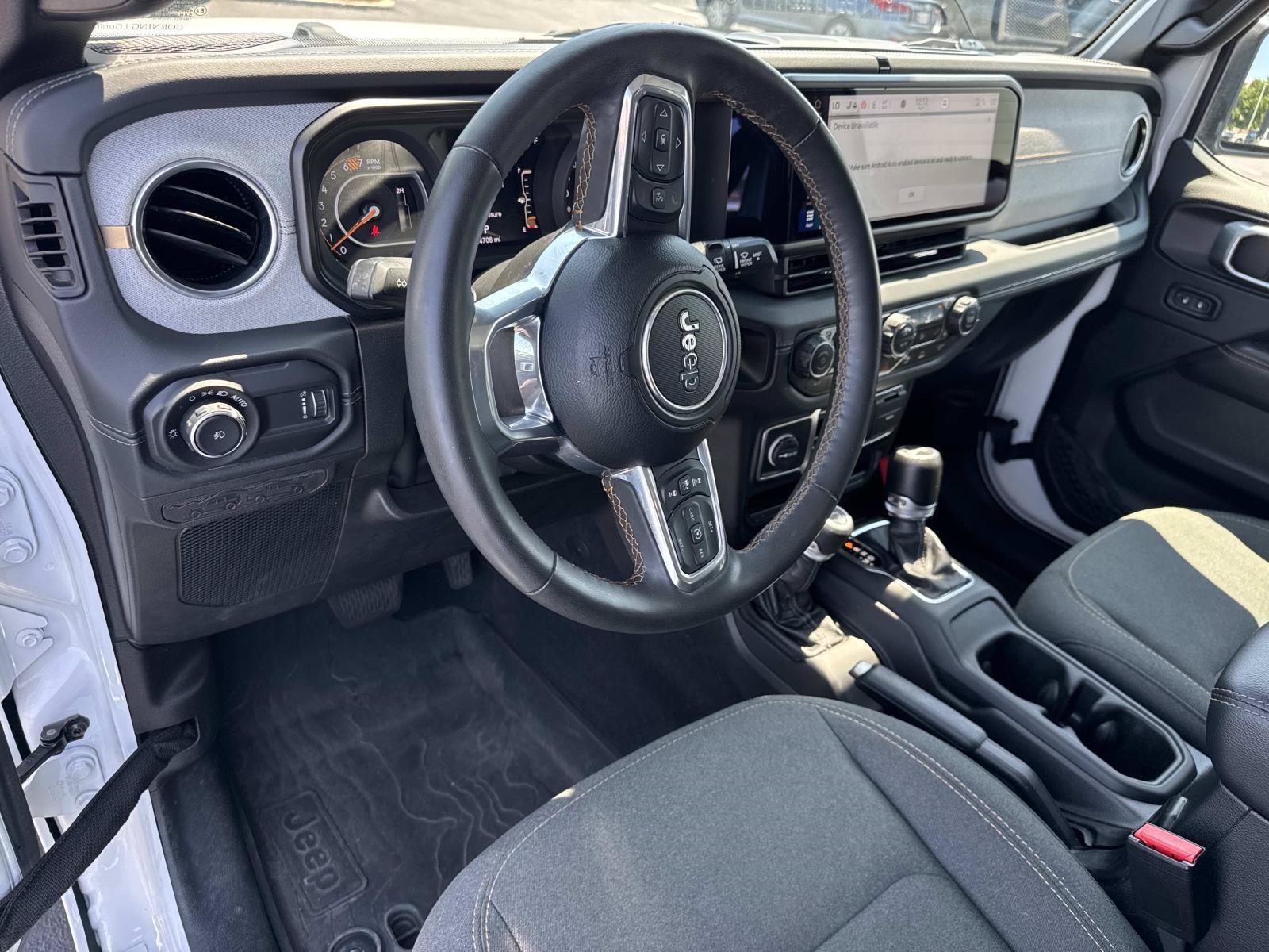 Used 2024 Jeep Wrangler Unlimited Sahara w/ Safety Group AWD/4WD image 17