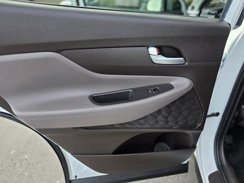 Used 2019 Hyundai Santa Fe SEL image 17