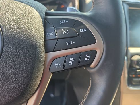 Used 2015 Jeep Grand Cherokee Overland w/ Advanced Technology Group AWD/4WD image 17