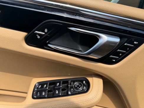Used 2015 Porsche Macan S AWD/4WD image 12