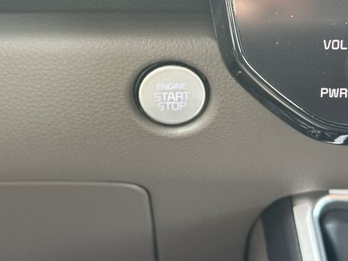 New 2026 Kia Carnival EX FWD image 19