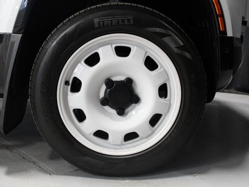 Used 2025 Land Rover Defender 110 S image 18