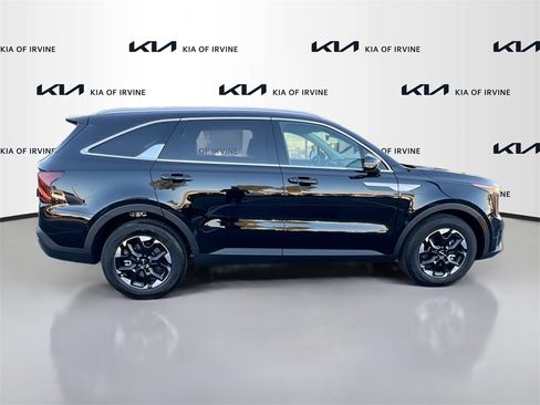 New 2026 Kia Sorento S image 8
