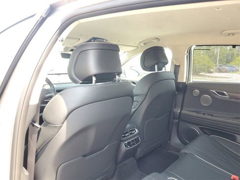 New 2023 Genesis G80 Base image 27
