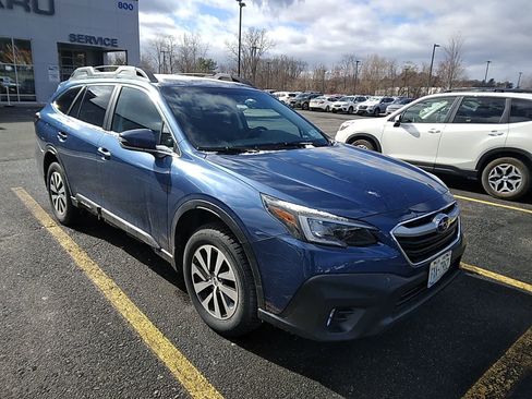 Used 2020 Subaru Outback Premium image 6