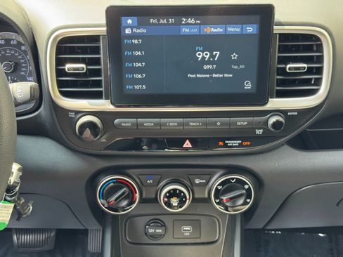 Used 2021 Hyundai Venue SE FWD image 21