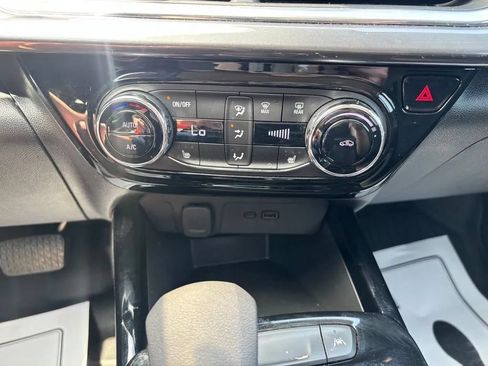 Used 2025 Chevrolet Trax ACTIV w/ Driver Confidence Package FWD image 16