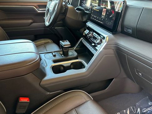 Certified 2023 GMC Sierra 1500 Denali w/ Denali Reserve Package AWD/4WD image 16