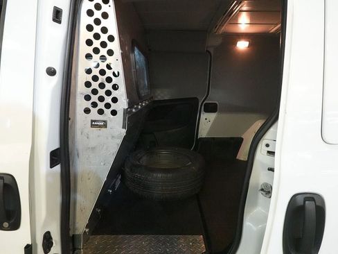 Used 2022 RAM ProMaster City Tradesman FWD image 12