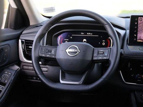 Used 2025 Nissan Rogue SL w/ Tech Package AWD/4WD image 26