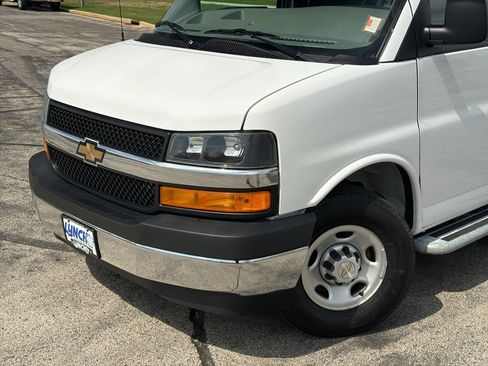 Used 2024 Chevrolet Express 2500 w/ Driver Convenience Package RWD image 8