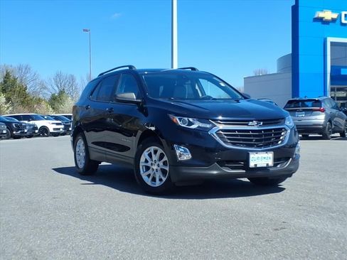 Used 2021 Chevrolet Equinox LS w/ LS Convenience Package image 1