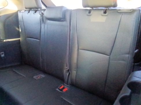 Used 2023 Toyota Highlander Limited image 29