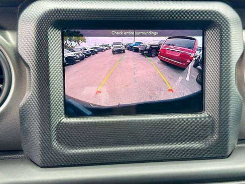 Used 2023 Jeep Wrangler Unlimited image 15