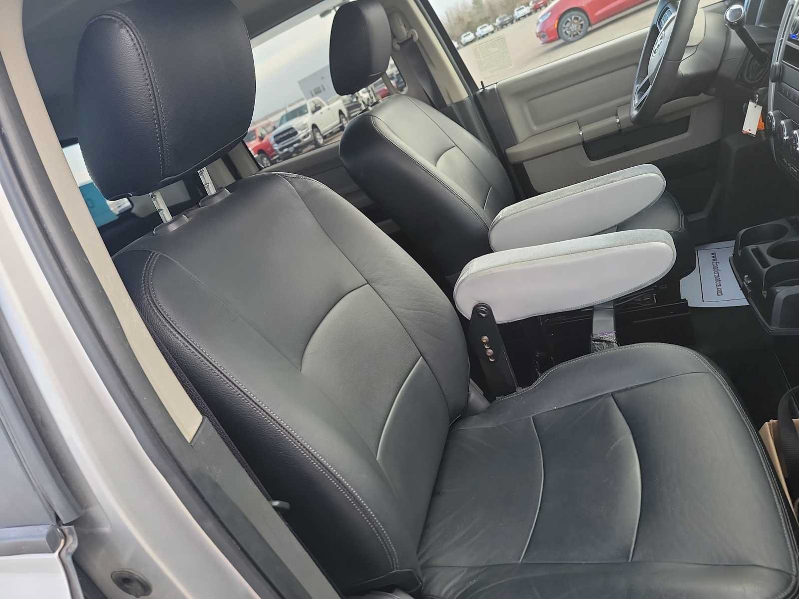 Used 2012 RAM 2500 SLT RWD image 23