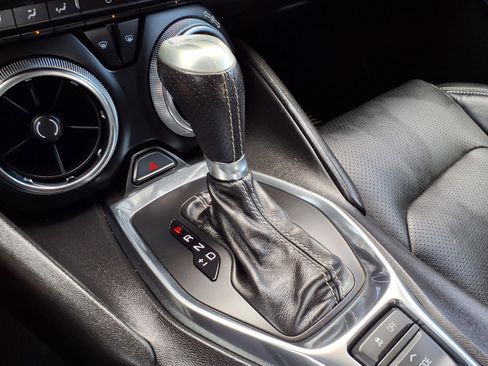 Used 2018 Chevrolet Camaro SS RWD image 13