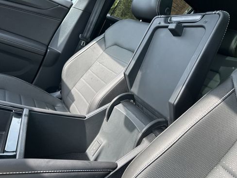 Used 2025 Volkswagen Atlas Cross Sport SEL image 34