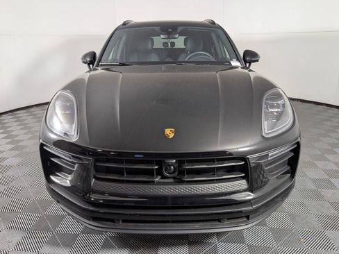 Certified 2025 Porsche Macan image 10