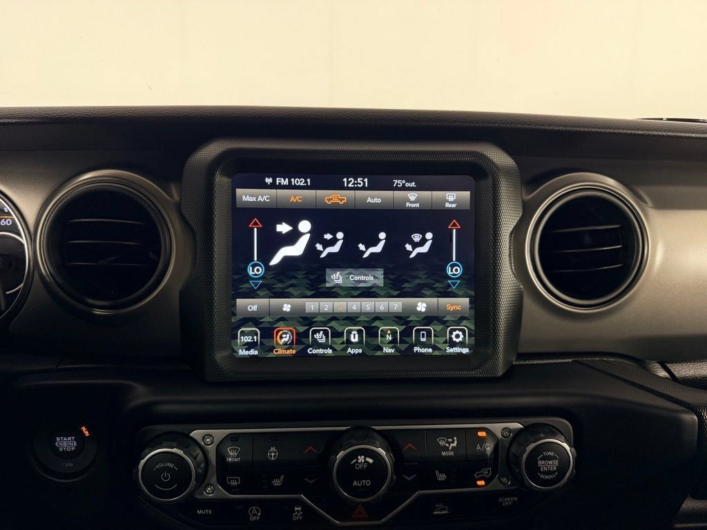 Used 2023 Jeep Gladiator Sport AWD/4WD image 17