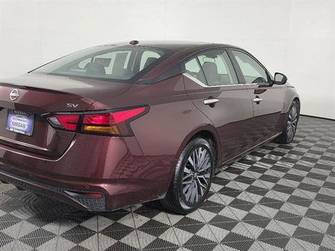 Used 2024 Nissan Altima 2.5 SV FWD image 4