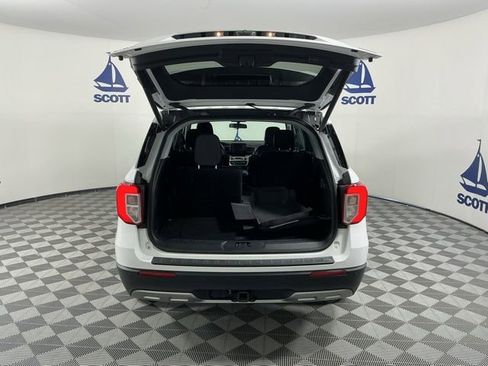 Used 2020 Ford Explorer XLT w/ Equipment Group 202A AWD/4WD image 21