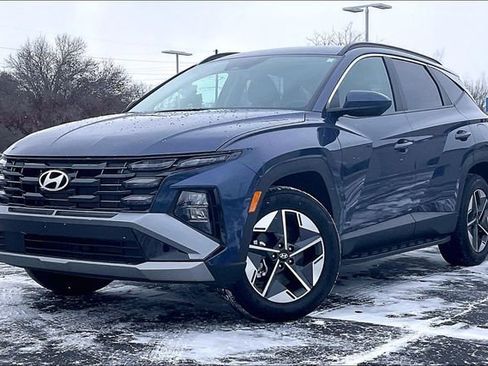 Certified 2025 Hyundai Tucson SEL image 3