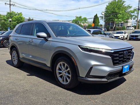 Used 2025 Honda CR-V EX image 3